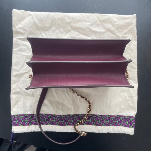 Tory Burch Robinson Shoulder Bag Burgundy - Picture 6 of 6